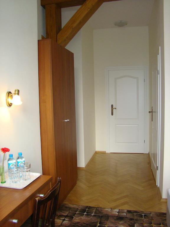 Royal Route 29 Comfort Rooms Krakau Exterior foto