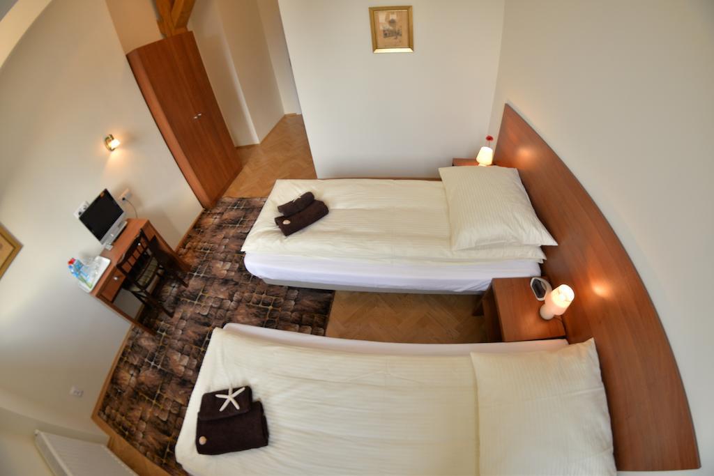 Royal Route 29 Comfort Rooms Krakau Zimmer foto