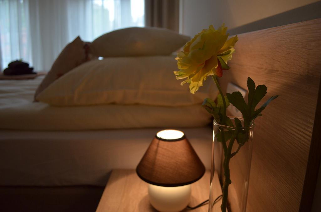 Royal Route 29 Comfort Rooms Krakau Exterior foto