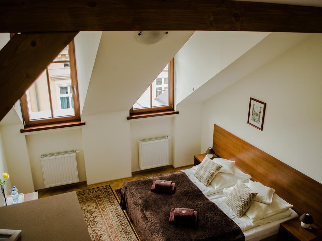 Royal Route 29 Comfort Rooms Krakau Exterior foto