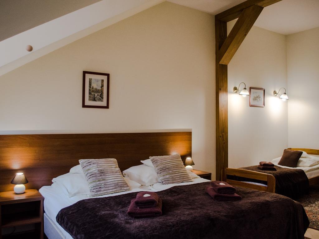 Royal Route 29 Comfort Rooms Krakau Exterior foto