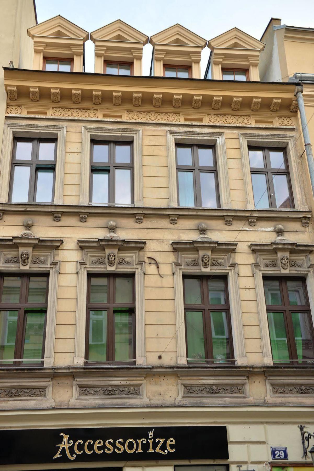 Royal Route 29 Comfort Rooms Krakau Exterior foto