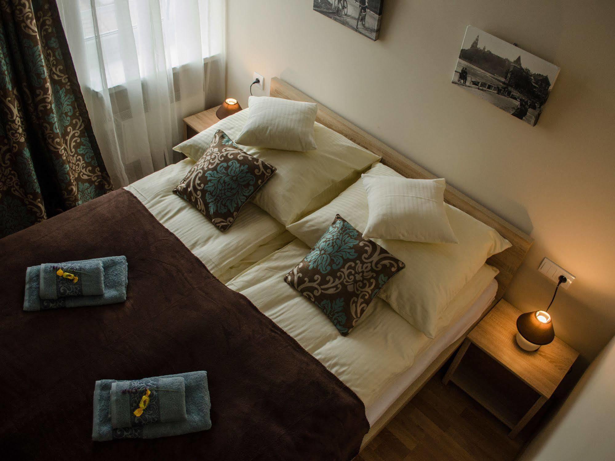 Royal Route 29 Comfort Rooms Krakau Exterior foto