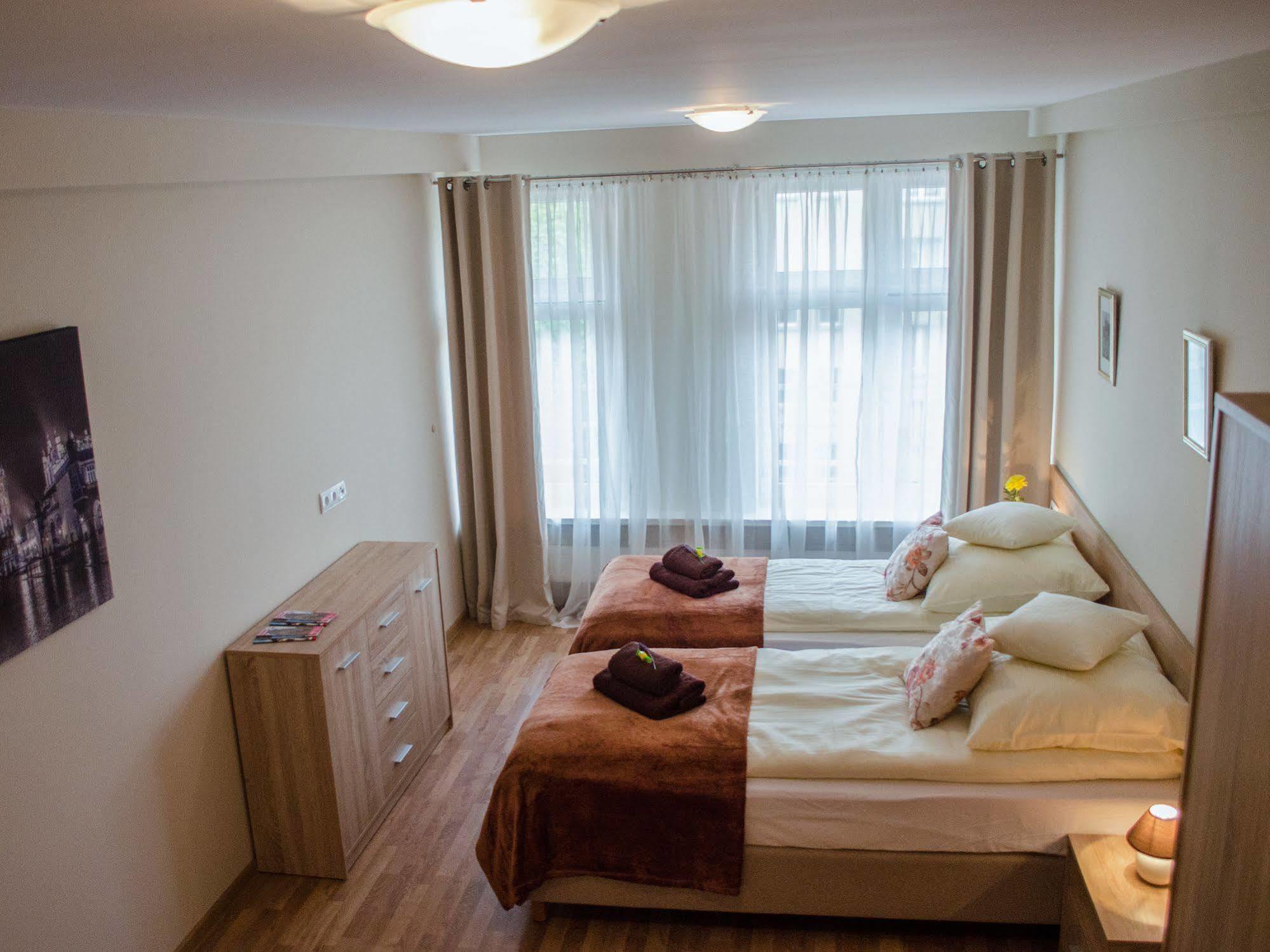 Royal Route 29 Comfort Rooms Krakau Exterior foto
