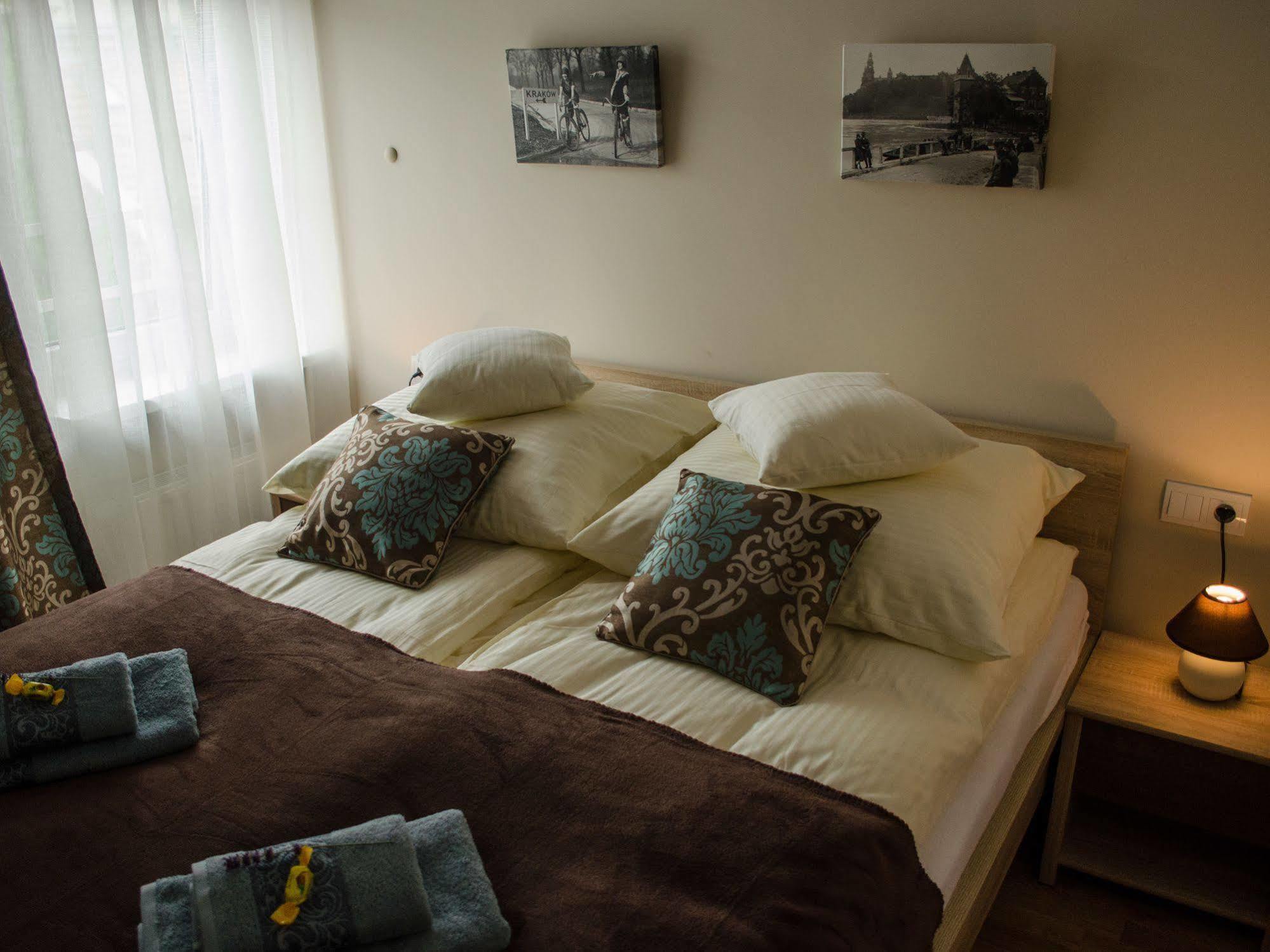 Royal Route 29 Comfort Rooms Krakau Exterior foto