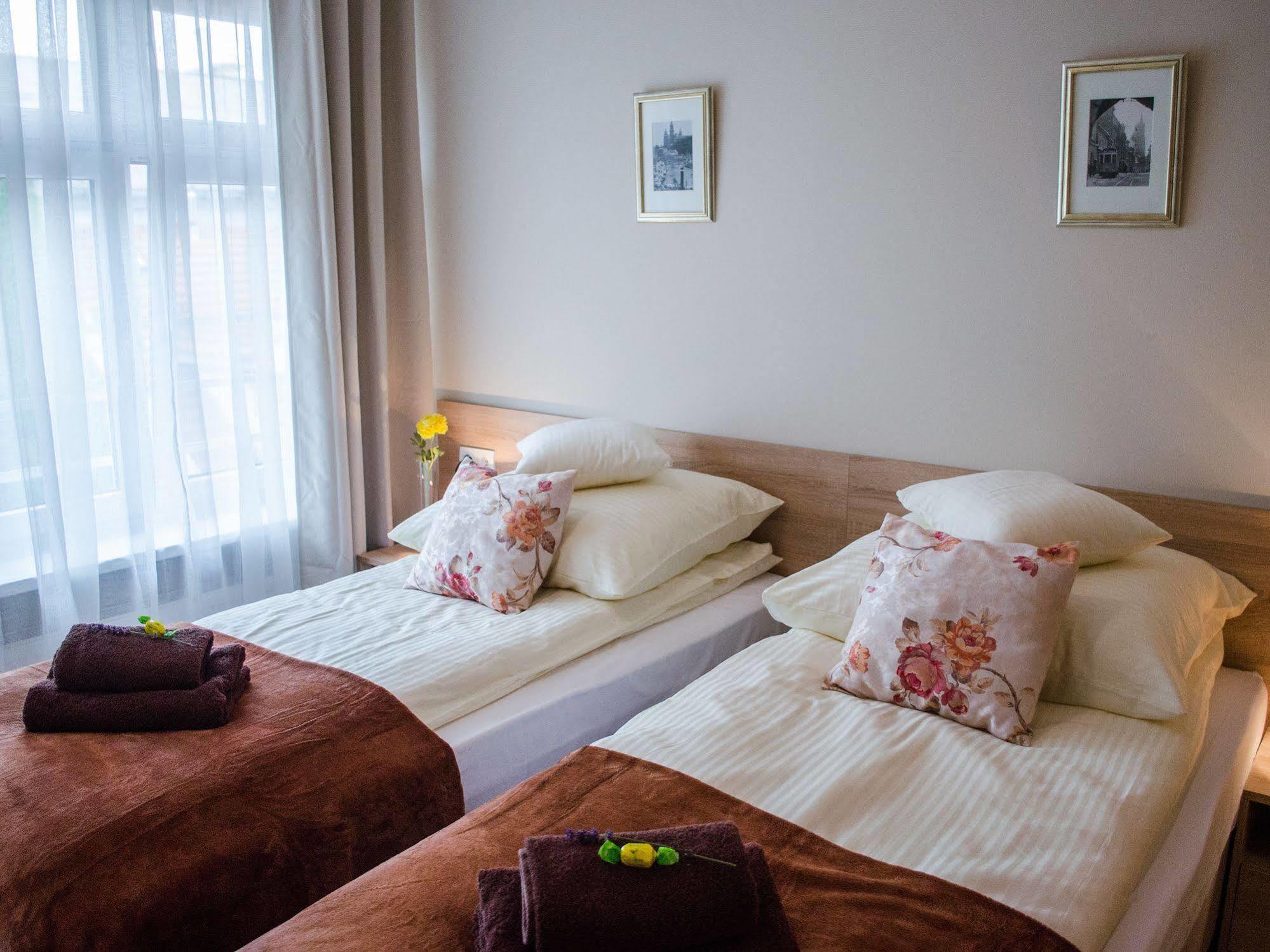 Royal Route 29 Comfort Rooms Krakau Exterior foto